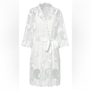 Embroidery Lace Bride Leaf Lace Wedding Robe